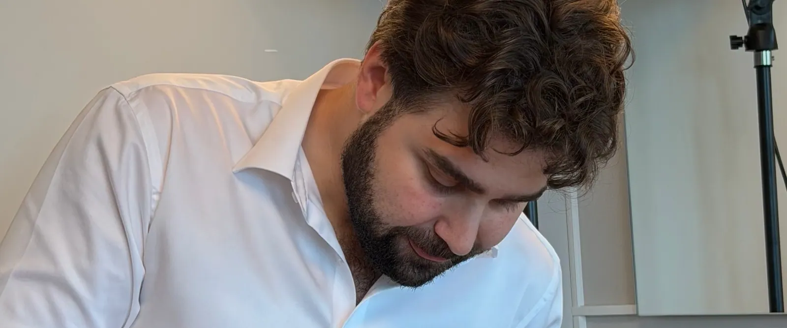 Dr. Burak Demirhan uygulama sırasında